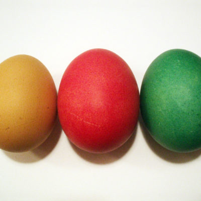 Naturally Color Your Eggs for Easter